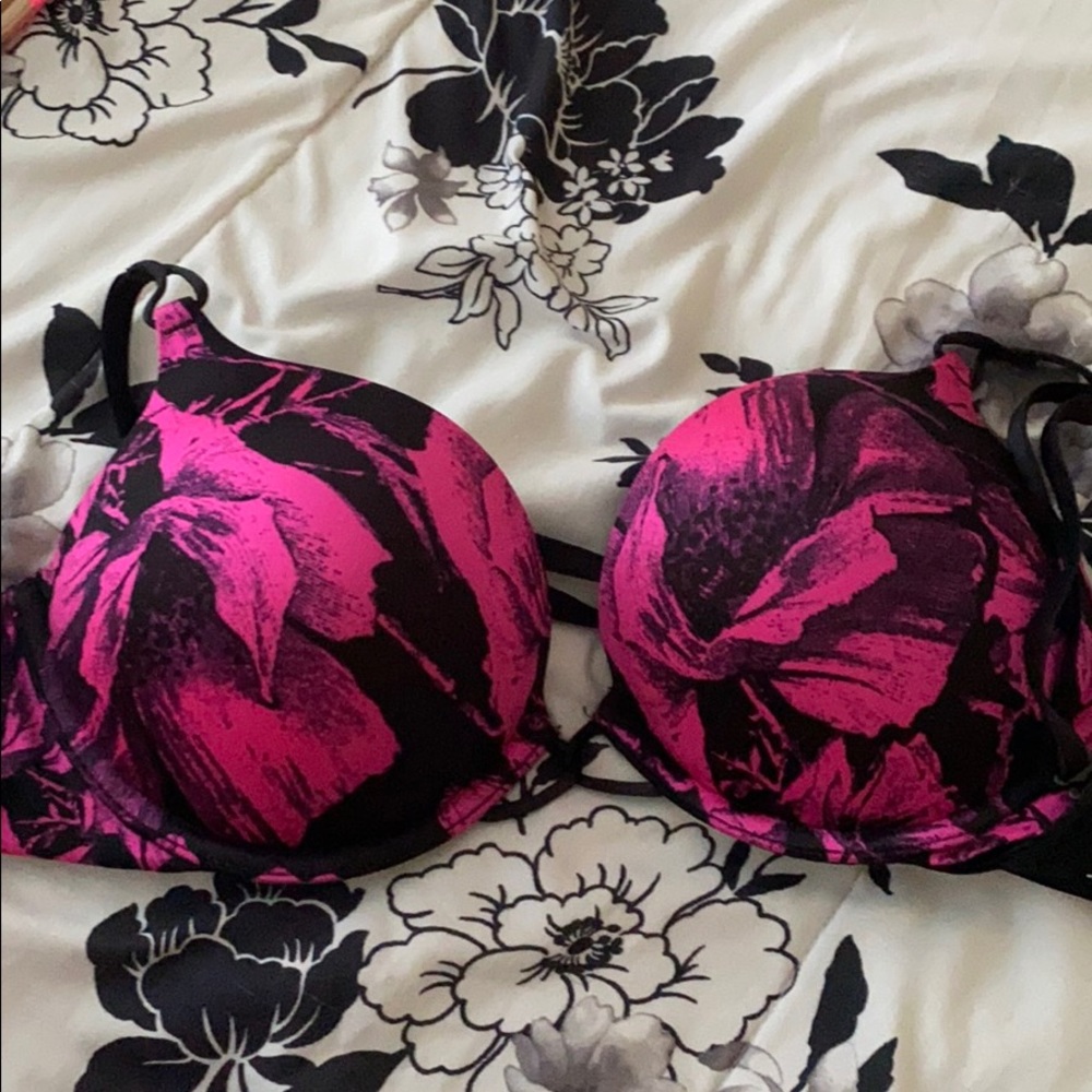 Victoria’s Secret miraculous plunge! Brand new